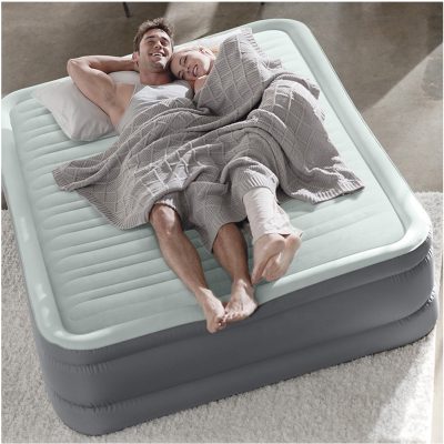 Inflatable air mattress with built-in electric pump (3)