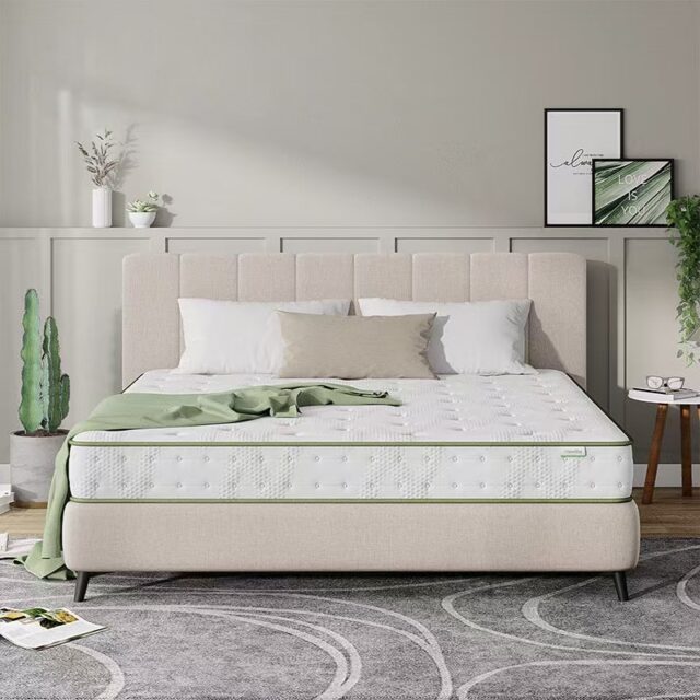 Luxury memory foam spring hotel mattress with premium comfort