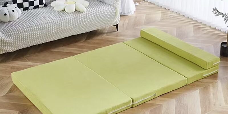 Portable camping foldable mattress with colorful design (3) Colorful outdoor foldable mattress for camping and travel use